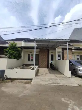 Dijual Rumah di Perum Kristal Garden Cibinong