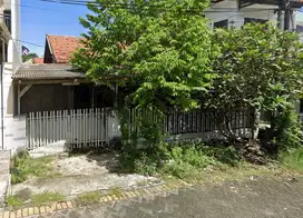 Dijual Rumah Hitung tanah di Tenggilis Timur, Lokasi strategis