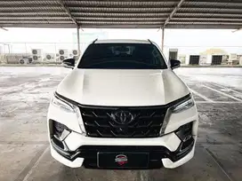 ODO 15.000KM TOYOTA FORTUNER VRZ GR 2.8 TETRADRIVE 4X4 2022
