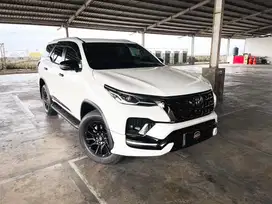 KM 15RB TOYOTA FORTUNER 2.8 GR 4X4 TETRADRIVE 2022