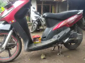 Dijual motor mio cw 2011 pemakaian tangan satu dari baru