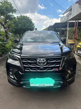 Toyota Fortuner (2023) 2.8 4x2 GR Sport DSL Solar-AT