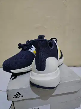Adidas ubounce dna sz 43 1/3 BNIB