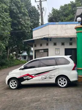 Xenia avanza R deluxe AT 2013
