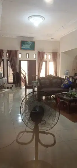 Rumah dan tempat usaha dijual murah