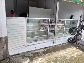 Etalase kaca panjang 2 meter