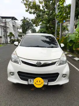 Avanza  veloz 1.5 AT putih 2014
