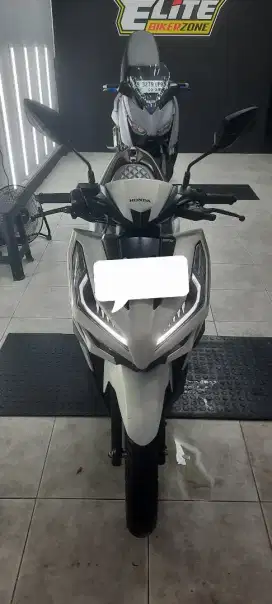 Dijual Honda Vario 125 ISS SP Warna Putih Favorite ( langka )