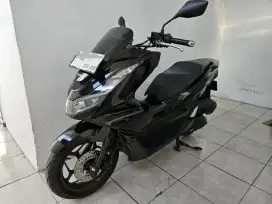 Honda PCX 160 CBS Hitam Low Kilometer