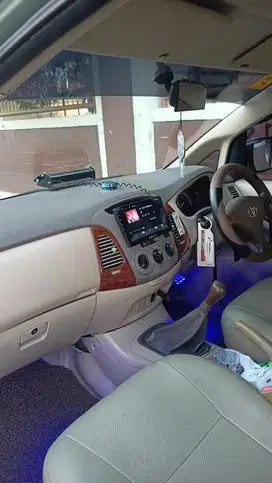Toyota Kijang Innova 2005 Bensin