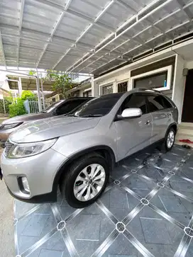 JUAL KIA SORENTO 2.2 AT DIESEL 2013 WARNA SILVER SIAP PAKAI