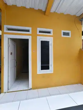 Dikontrakkan Dengan Luas 48m2 - 1 KT SKAT + Pintu, 1 KM - Bersih