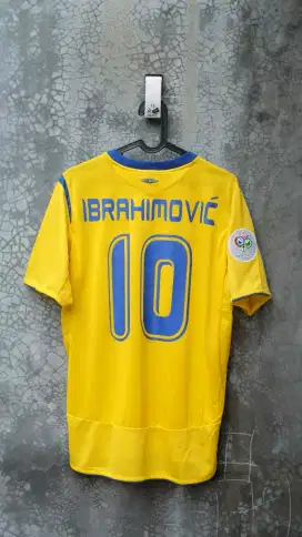 Jersey baju bola original sweden swedia size M ibrahimovic 2006