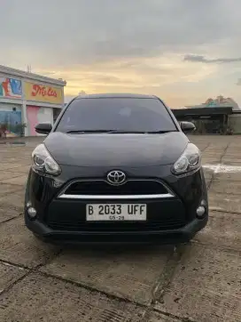 Toyota Sienta V At 2017