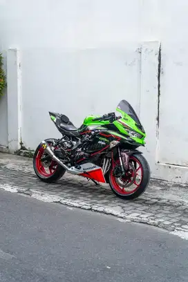 Kawasaki Ninja ZX25r ABS KRT Full Carbon Forged Low ODO