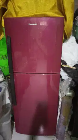 KULKAS 2 PINTU PANASONIC NR-B222R-TT