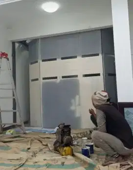 Pintu Henderson bergaransi resmi
