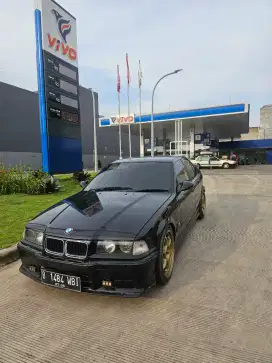 BMW E36 323i at 1996