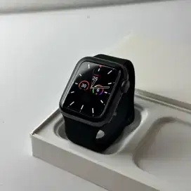 Apple Watch Series 4 40mm Spacegray iWatch Battery Health 98%