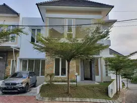 Dikontrakkan rumah baru, 4kt/3km, lokasi strategis, one gate system