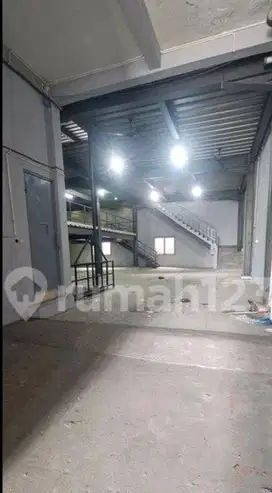 Gudang Elang Laut Boulevard Lokasi Bagus