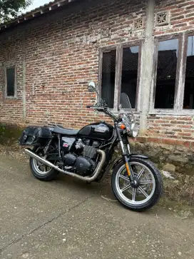 Triumph Bonneville T100 SE 2013