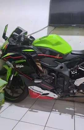 kawasaki Ninja ZX25R jual cepat pajak panjang