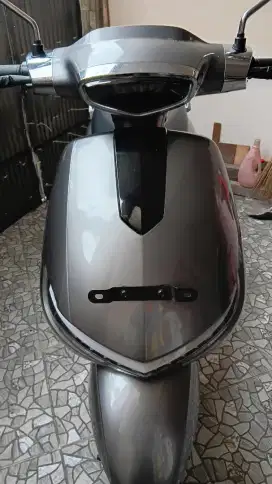 DIJUAL MOTOR LISTRIK UWINFLY T90 THN 2025 WARNA GREY