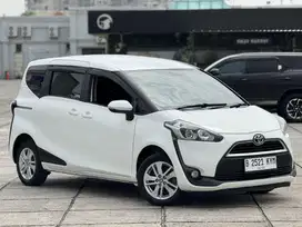 Toyota Sienta 1.5 G AT 2017