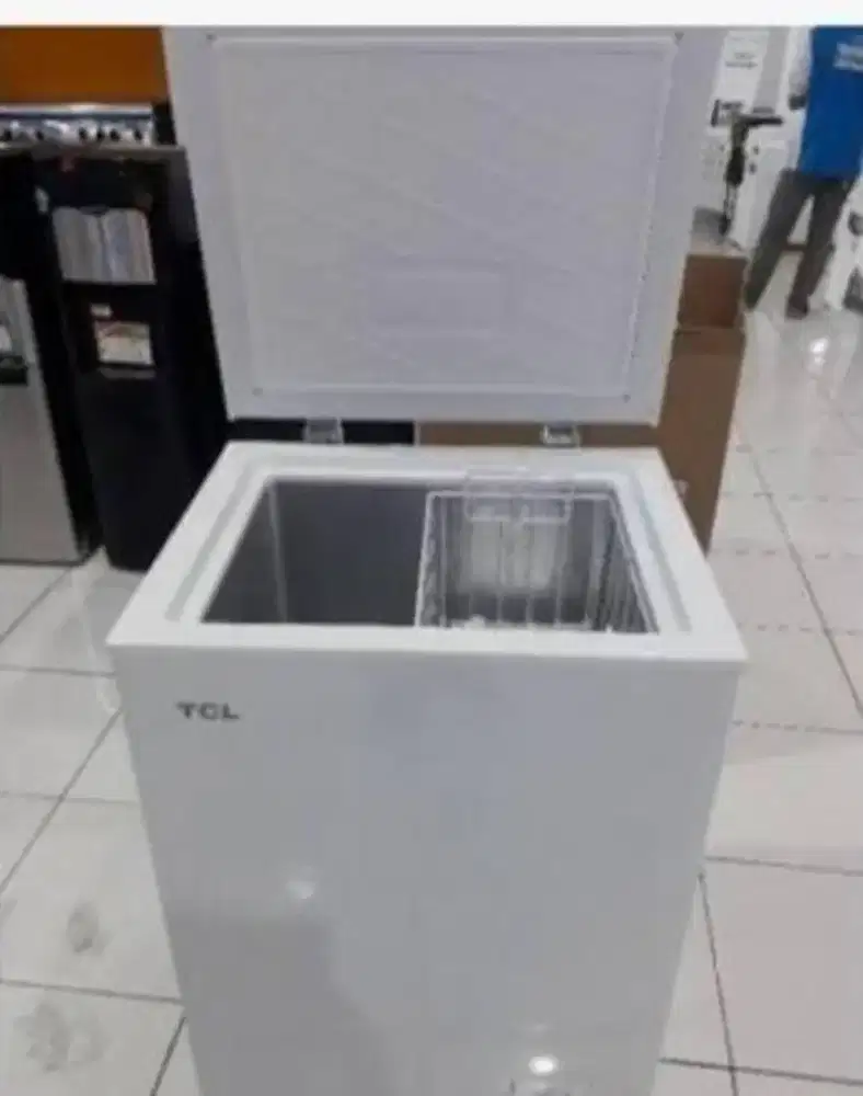 Frizer box TCL ukuran lumayan