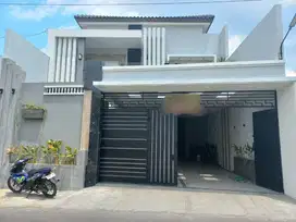 rumah mewah 2 lantai dekat Moewardi & oen Mojosongo Jebres