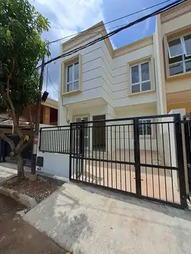 Rumah Baru, Bangunan Mandiri, 2 Lantai, di Sektor 7A Gading Serpong