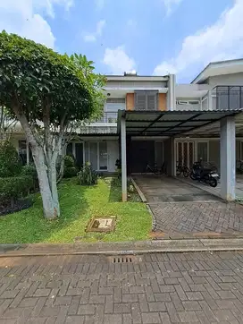 Rumah Minimalis Modern, 2 LT, Barat laut, di Cluster Delatinos BSD