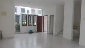 Dijual Rumah Nyaman Siap Huni di Cluster Alamanda JGC, Jakarta Timur