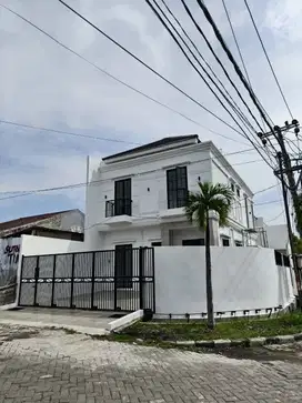 Rumah Hook Sutorejo Baru Gress  Row Jalan Super Lebar