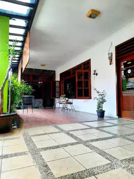 Dijual Rumah Posisi Hook Lokasi Dekat Tol Daerah Pesanggrahan