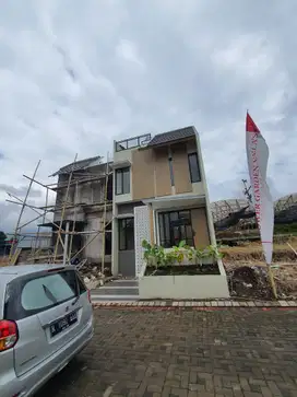 Investasi Menjamin! Villa 2 Lantai Kota Wisata Batu