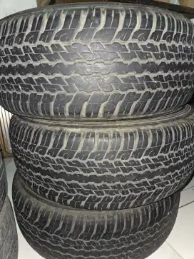 Ban Dunlop Grandtrek pajero