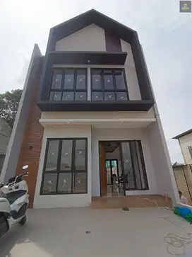 649.Hunian 2Lt Super Strategis Dkt Pintu Tol Bintaro & Parigi Pdk Aren