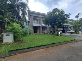 Rumah mewah siap huni, renovasi, Timur, di Cluster Renata Alam Sutra