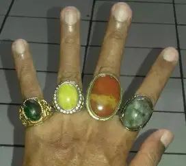 Batu cincin Bacan Serfentin Pancawarna Halmahera