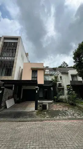 Rumah Green Cove BSD 2Lt 200m2 4+1KT Full Furnish Sudah Renovasi