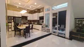 Artha Gading Villa hadap timur 300m²