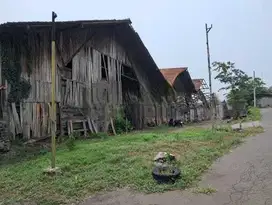 Lahan besar di daerah Gempol, dekat akses Tol
