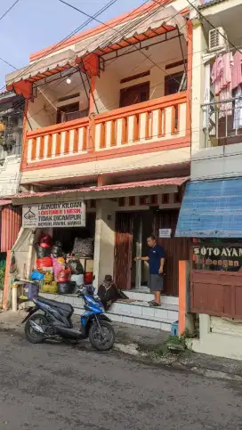 Disewakan cepat 1 unit ruko strategis pinggir jalan 2 lantai