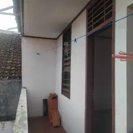 Disewakan Rumah Lokasi Ngagel Wasana