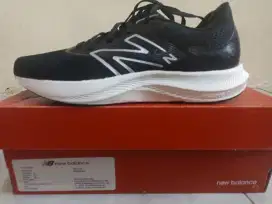 SEPATU RUNNING NEW BALANCE
