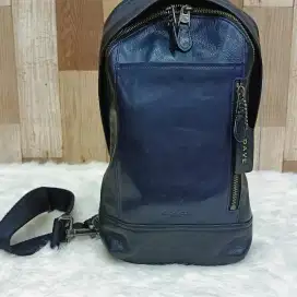Dijual Tas Slempang kulit Coach Asli