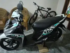 Yamaha Mio M3 silver