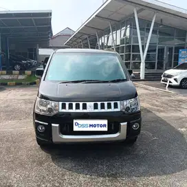 DELICA STANDAR 4X2 AT THN  2015 HITAM